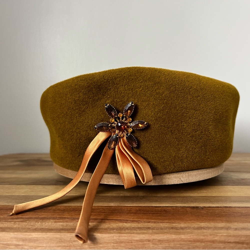 Vintage Woman’s Green Hat